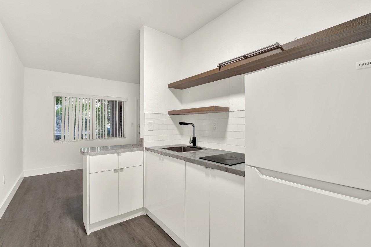 426 Santander Ave. - Photo 6 of 13