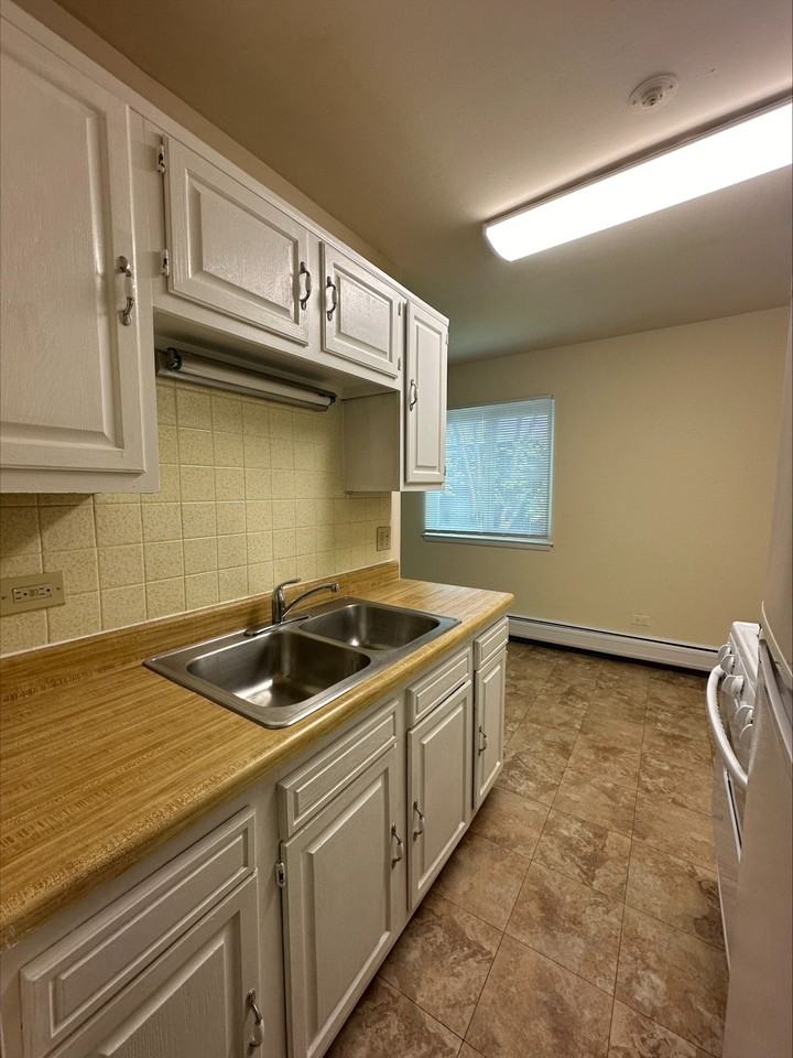 740 Court of Birch - Photo 2 of 5