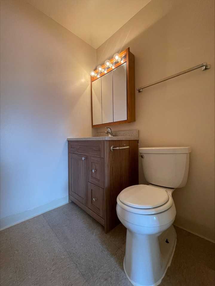 815 Westmoreland Drive - Photo 3 of 10