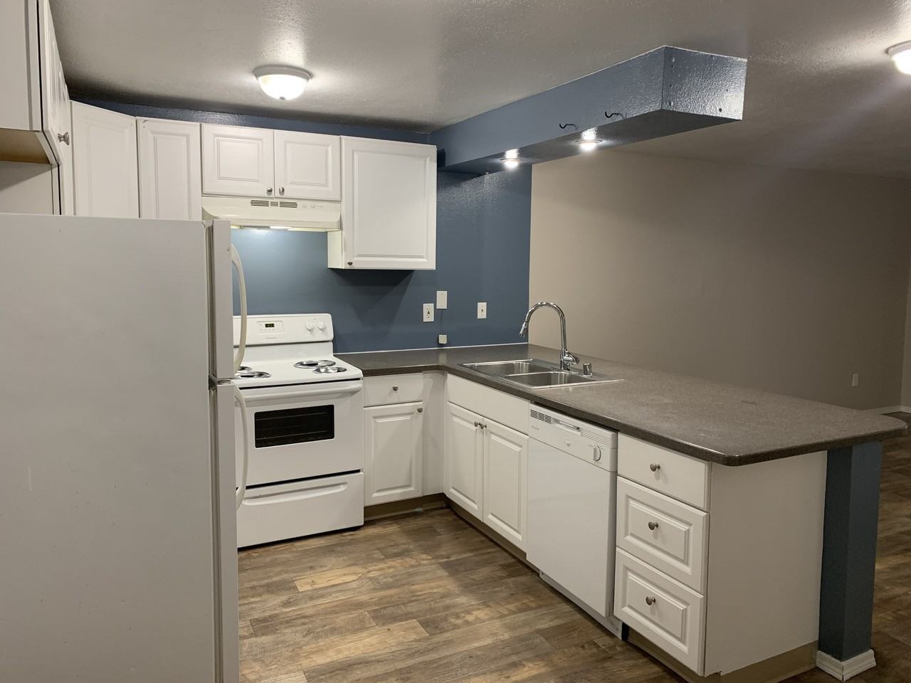 15917 East Sprague Avenue - Photo 2 of 5