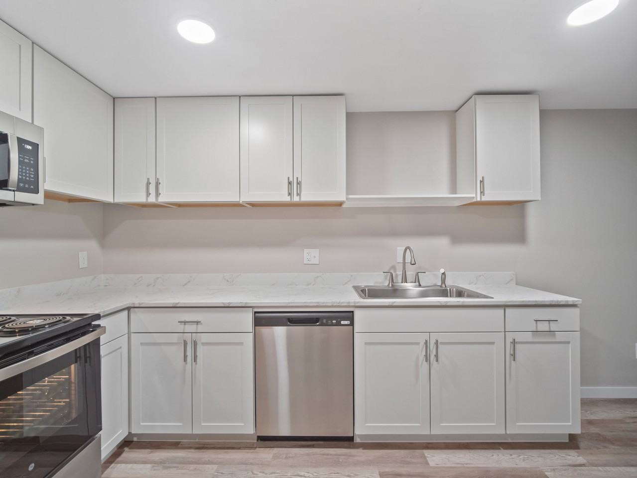 Perrine Court Apartments - Photo 3 of 13