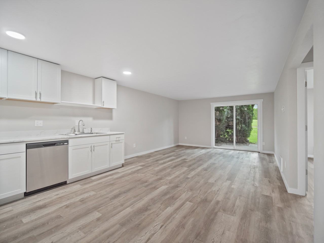 Perrine Court Apartments - Photo 4 of 13