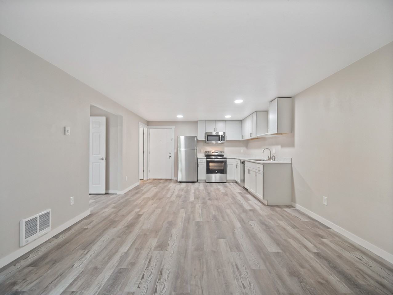 Perrine Court Apartments - Photo 5 of 13