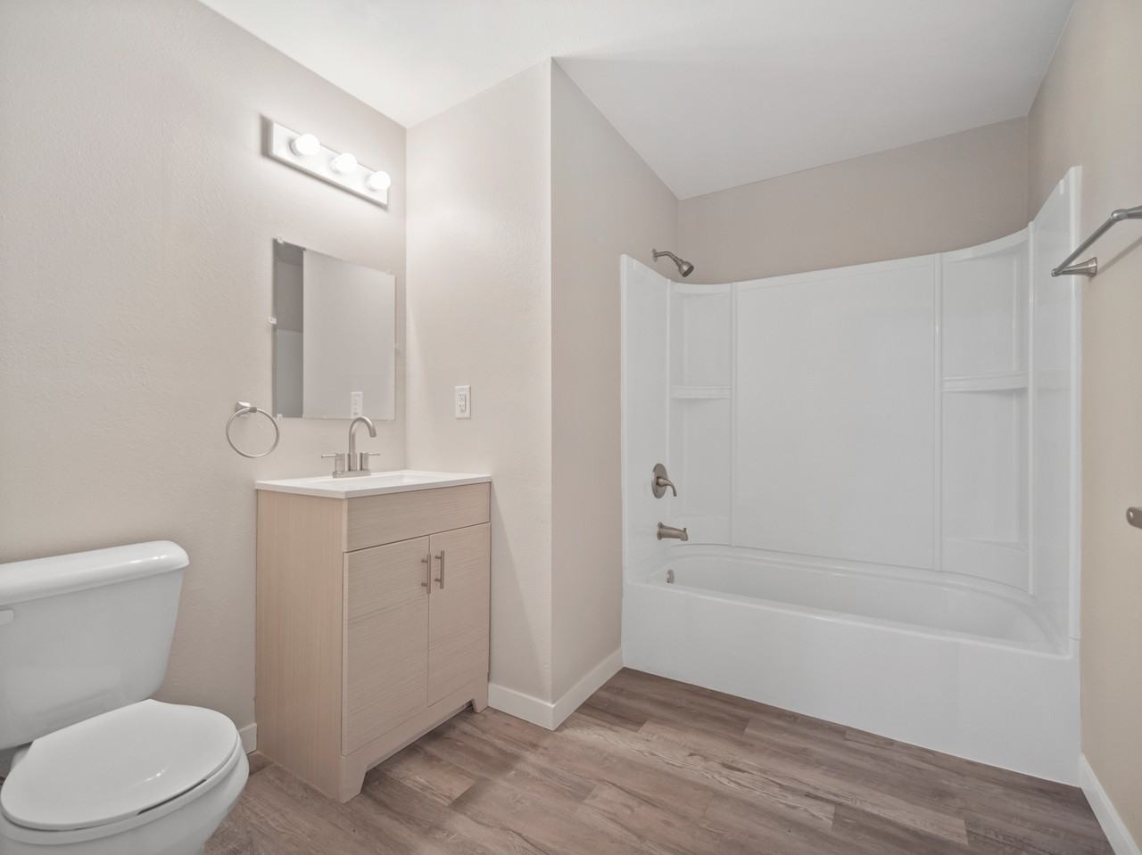 Perrine Court Apartments - Photo 6 of 13