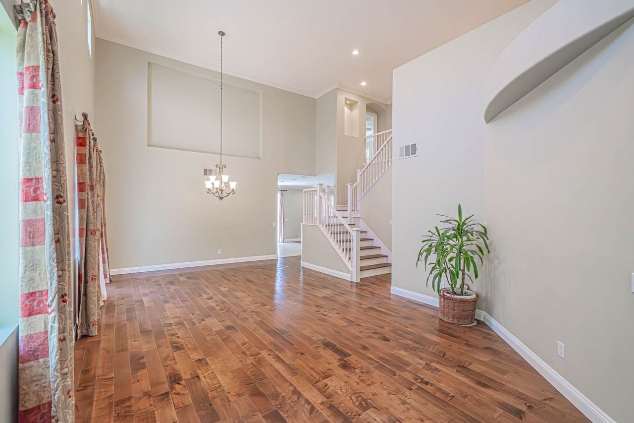 23926 Rancho Ct - Photo 3 of 50