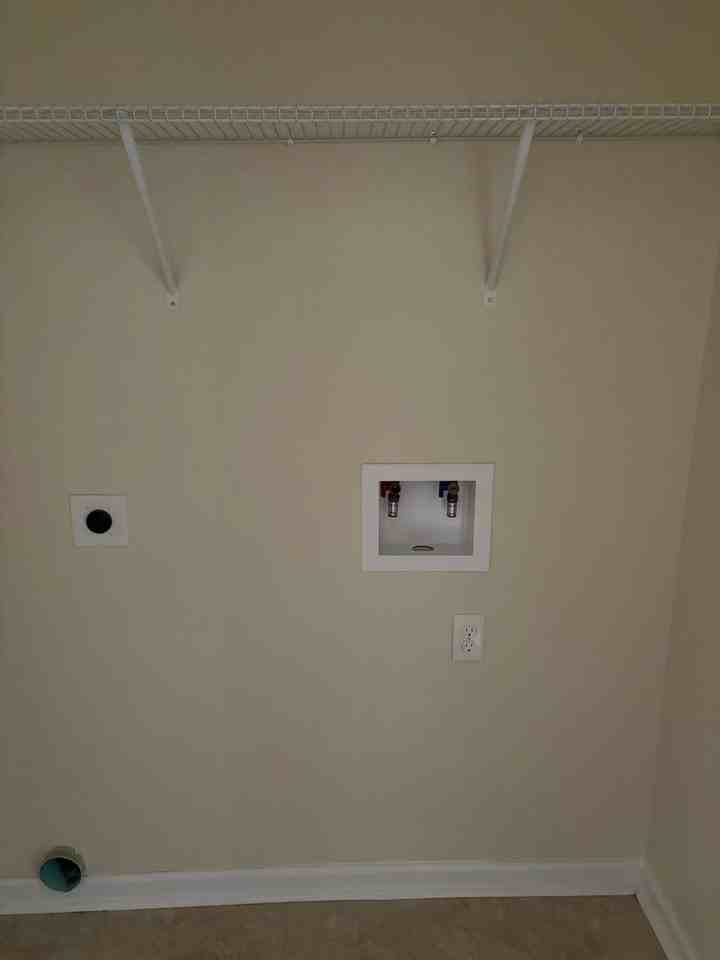 1231 Ball Park Ave Ne - Photo 5 of 10