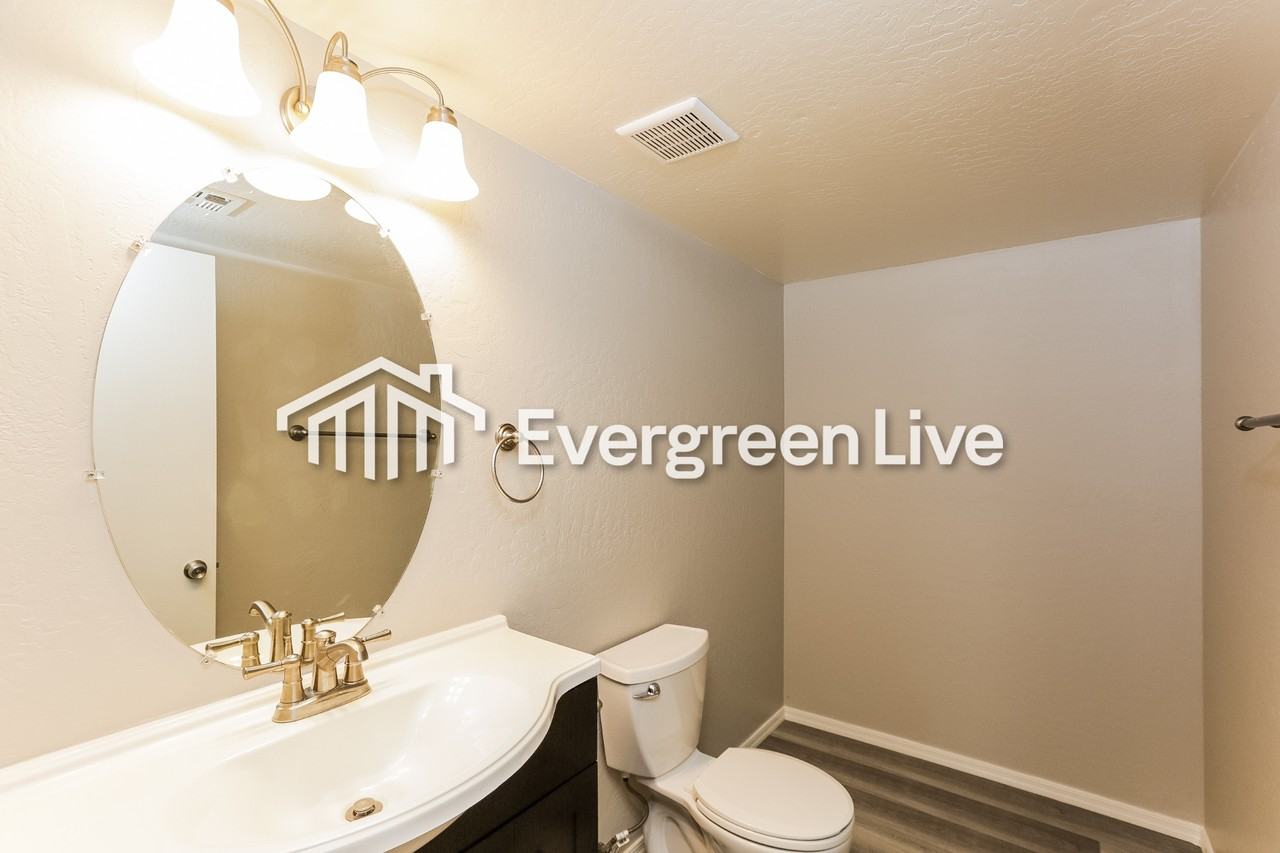 10422 W Oregon Ave - Photo 7 of 21