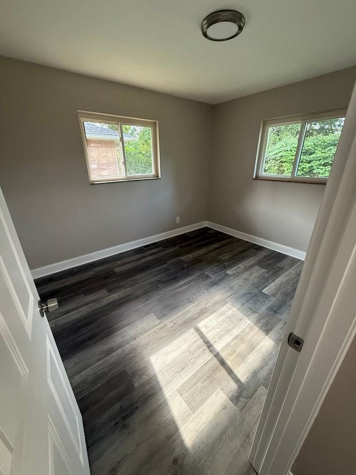 2010 Adelaide Blvd - Photo 5 of 5