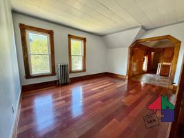 featured image of 19 College St