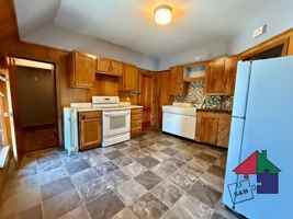 featured image of 19 College St