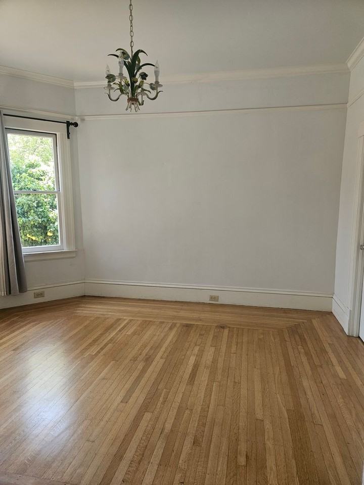 145 Myrtle St - Photo 6 of 12