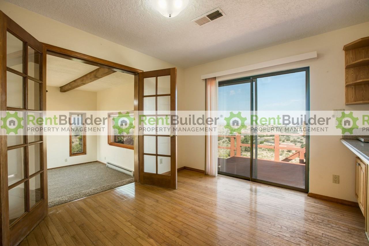 10 Aspen Rd - Photo 4 of 25
