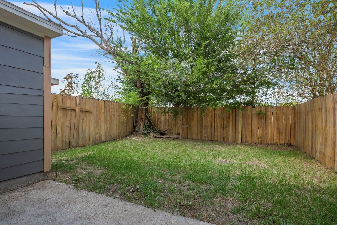 109 Courtney Dr - Photo 2 of 16