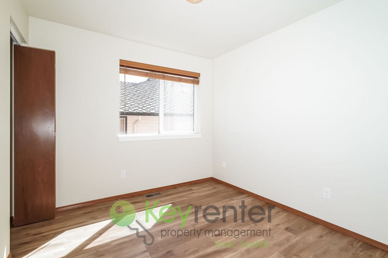 3233 Walnut Ave Sw - Photo 6 of 18