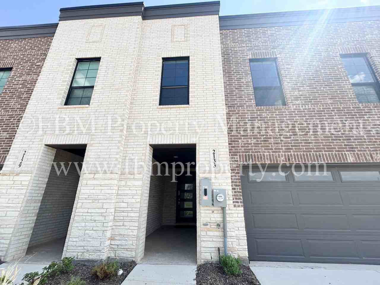2133 Layla Dr - Photo 2 of 20