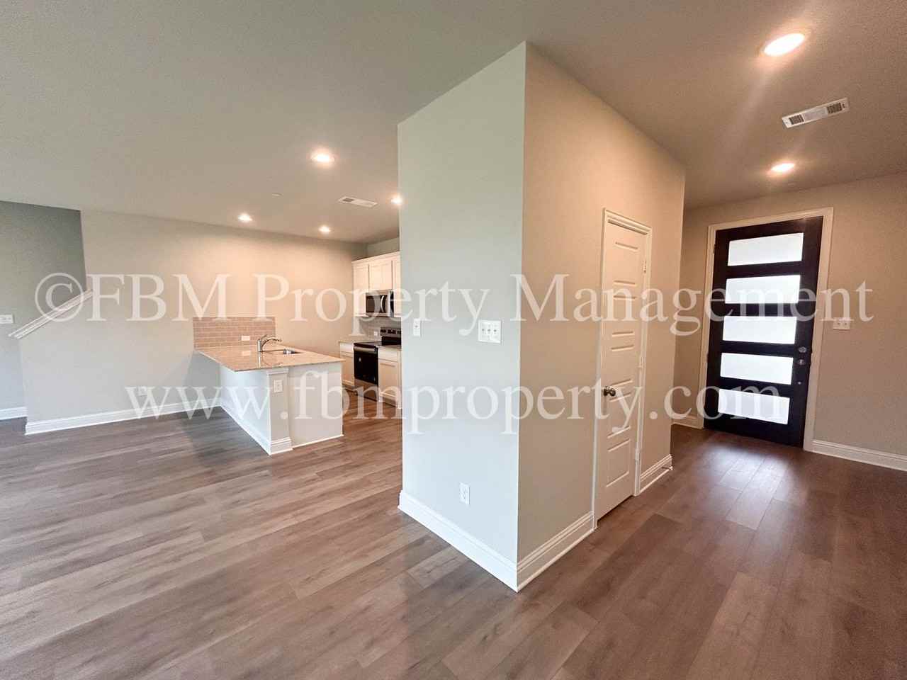 2133 Layla Dr - Photo 3 of 20