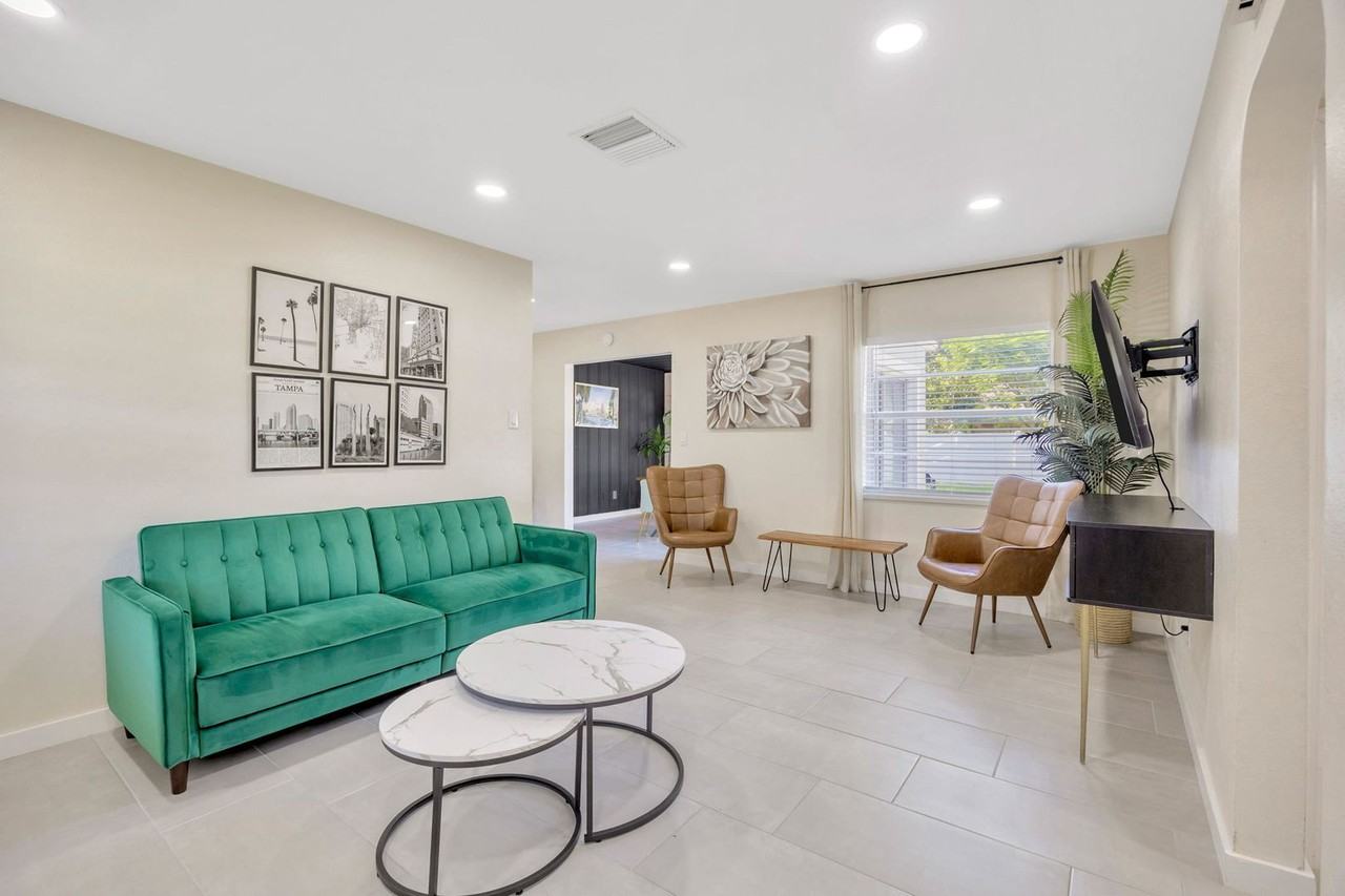 4020 W Euclid Ave - Photo 3 of 17