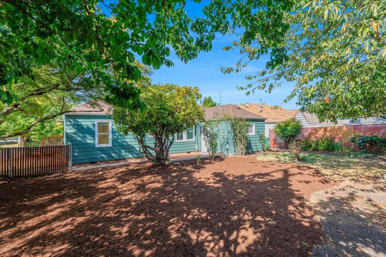 8604 Se Yamhill St - Photo 5 of 26