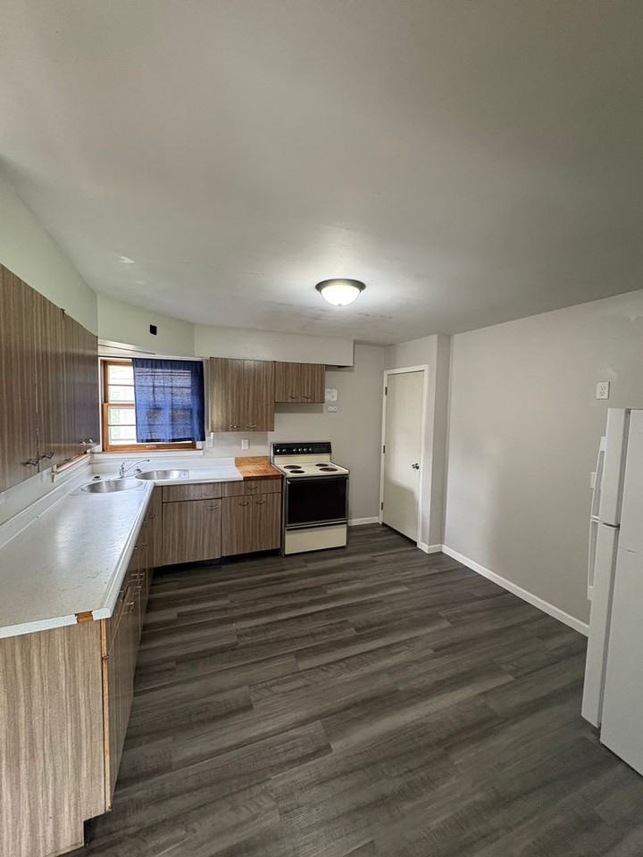 322 W Seerley Blvd - Photo 2 of 6