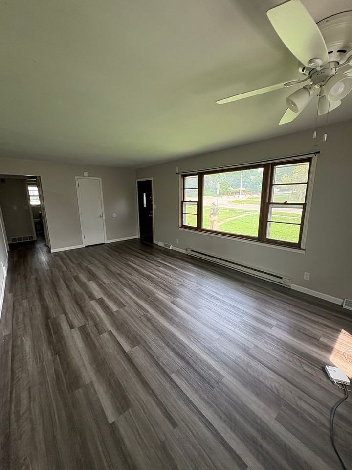 322 W Seerley Blvd - Photo 3 of 6