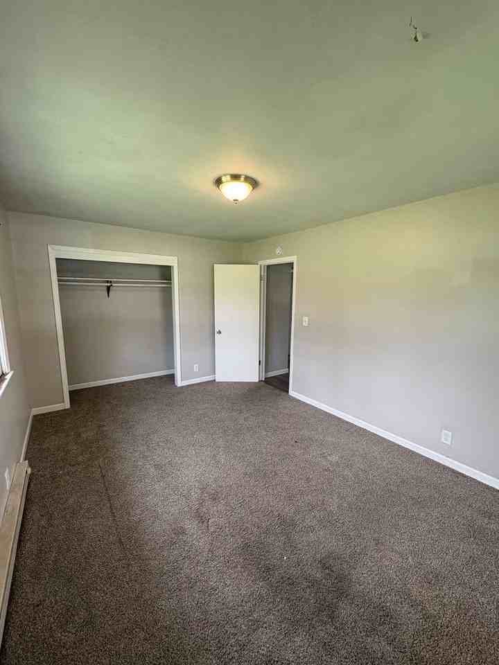 322 W Seerley Blvd - Photo 5 of 6