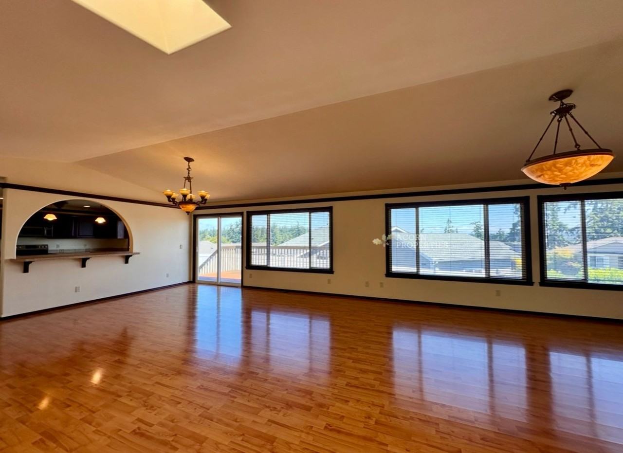 1331 Sw Harbor Vista Cir - Photo 6 of 47