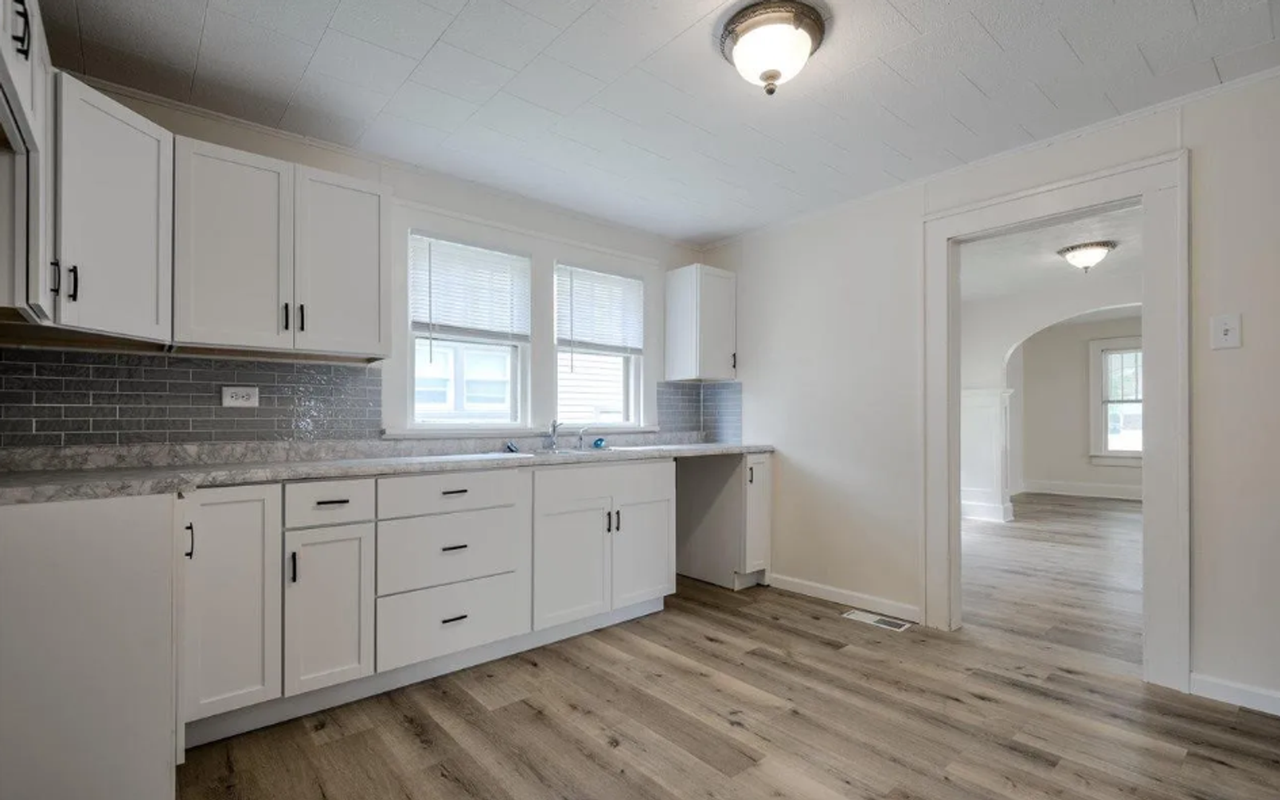 38 S 20th St - Photo 5 of 10