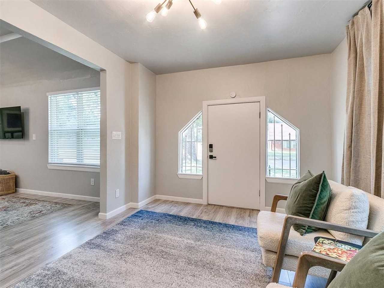 2040 Nw 20th St - Photo 2 of 29