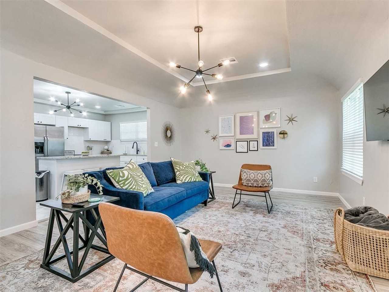 2040 Nw 20th St - Photo 3 of 29