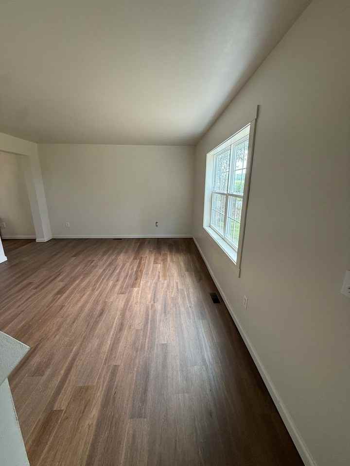 4937 Byers Road - Photo 4 of 25