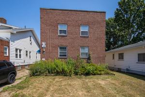 featured image of 3541 W 105th St