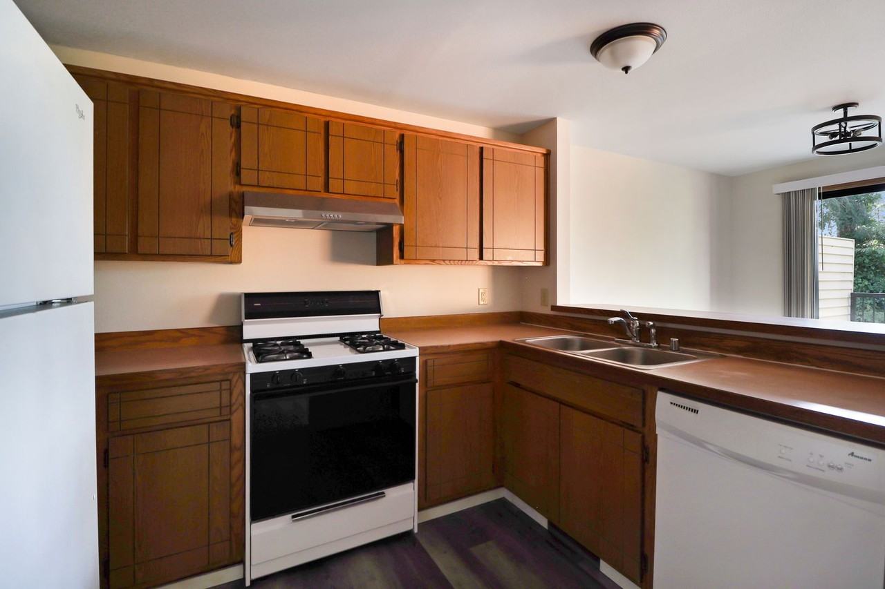 1025 Sw Kaleeton Loop #2 - Photo 3 of 15