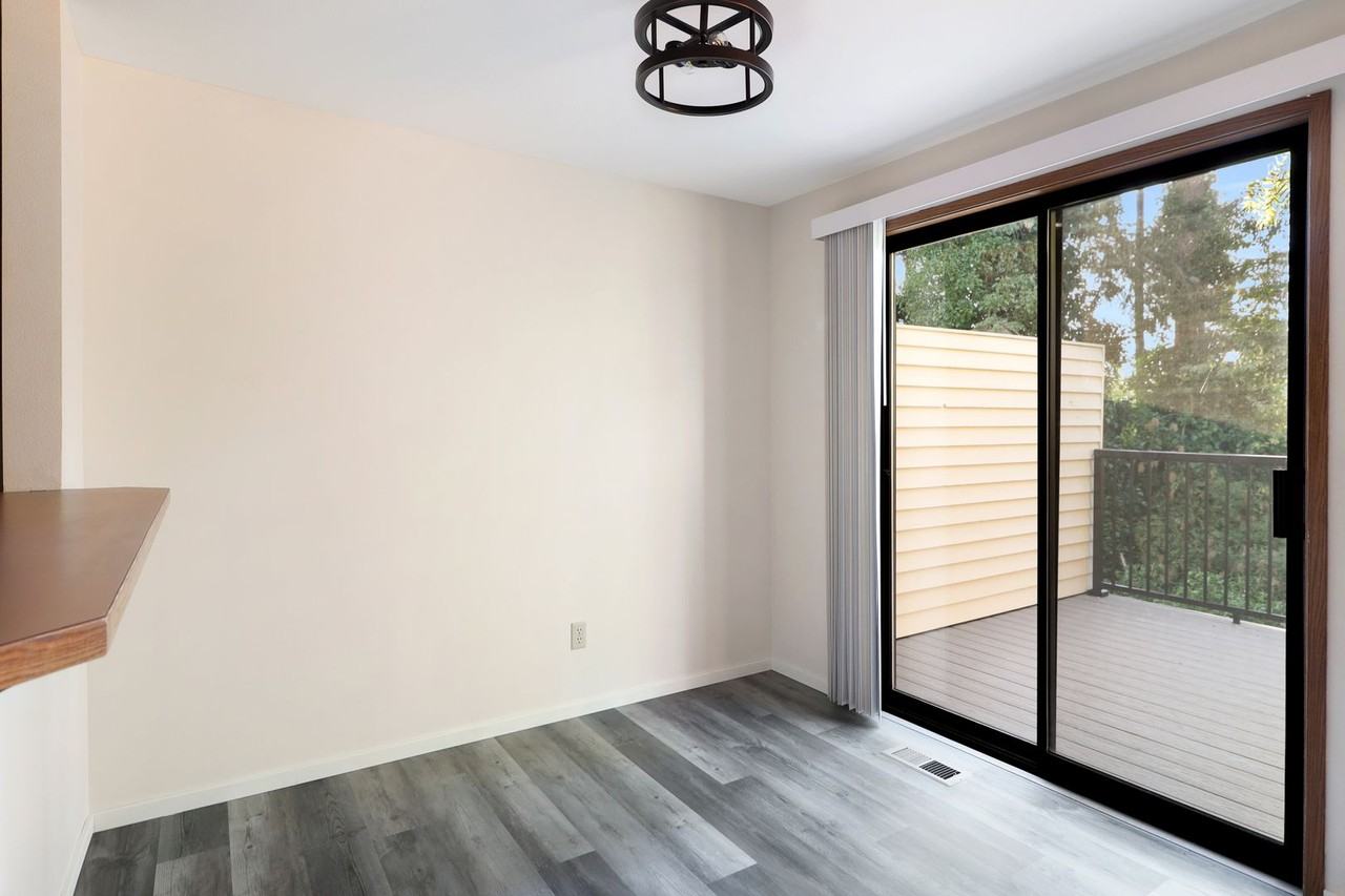 1025 Sw Kaleeton Loop #2 - Photo 4 of 15