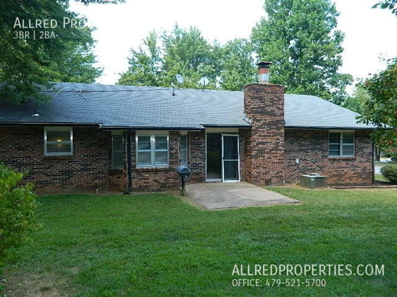 3203 E Cherokee Dr - Photo 4 of 16