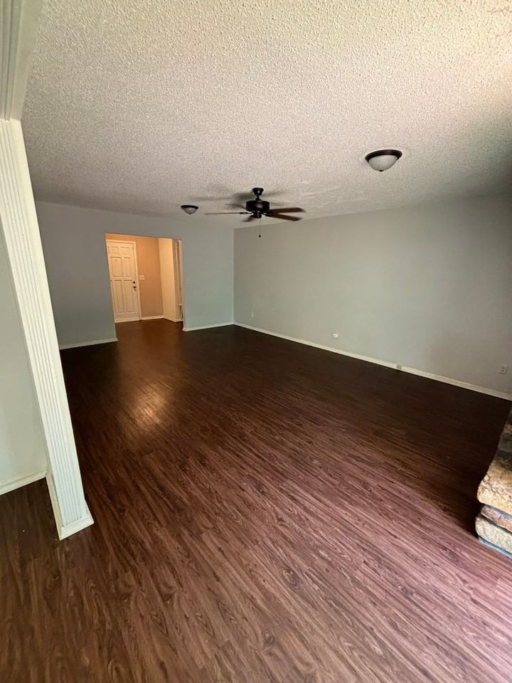 3203 E Cherokee Dr - Photo 7 of 16