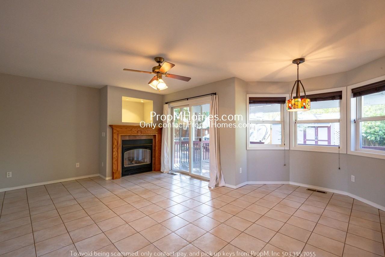 3929 Se 136th Ave - Photo 3 of 22