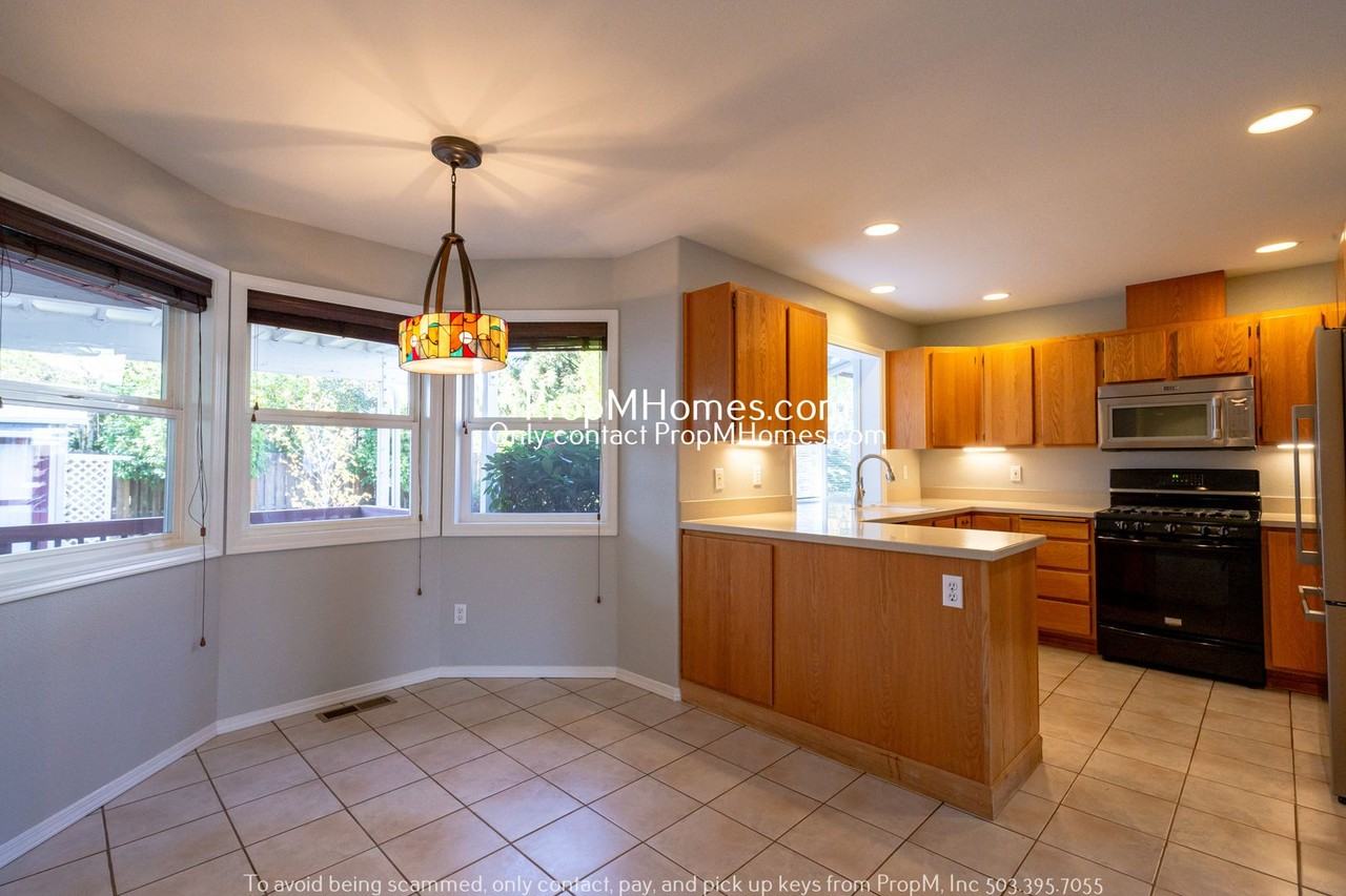 3929 Se 136th Ave - Photo 5 of 22