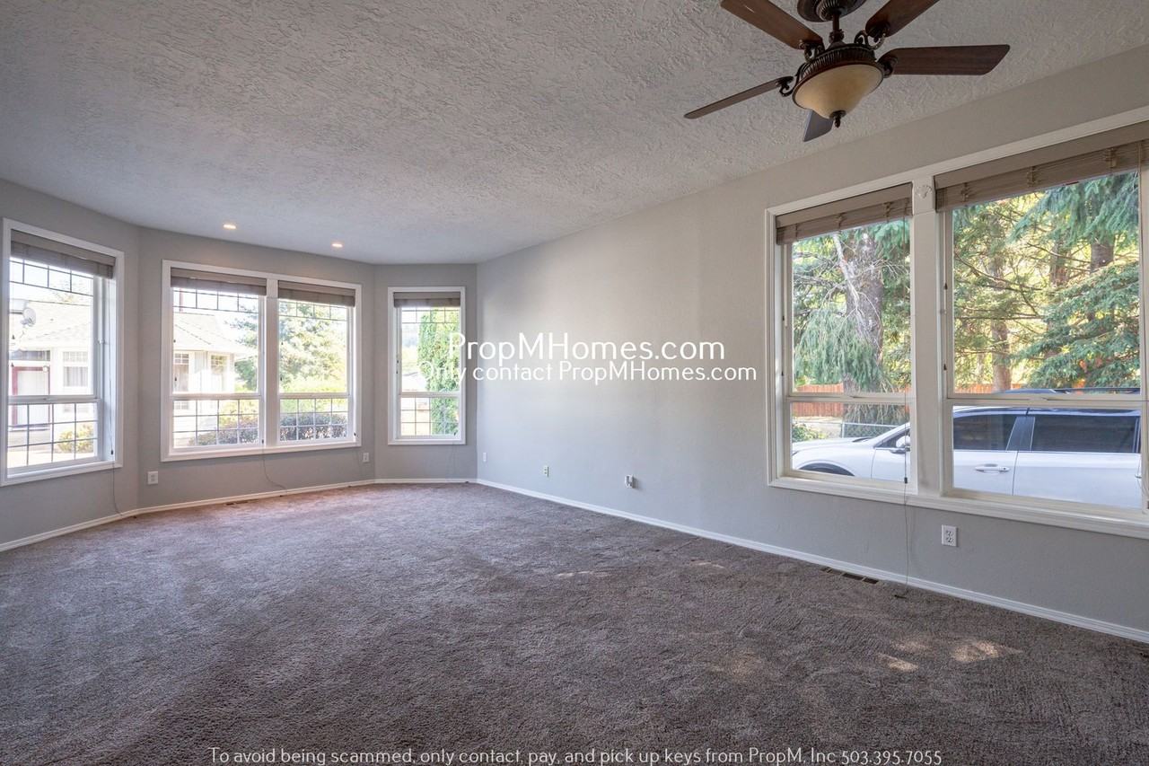 3929 Se 136th Ave - Photo 7 of 22
