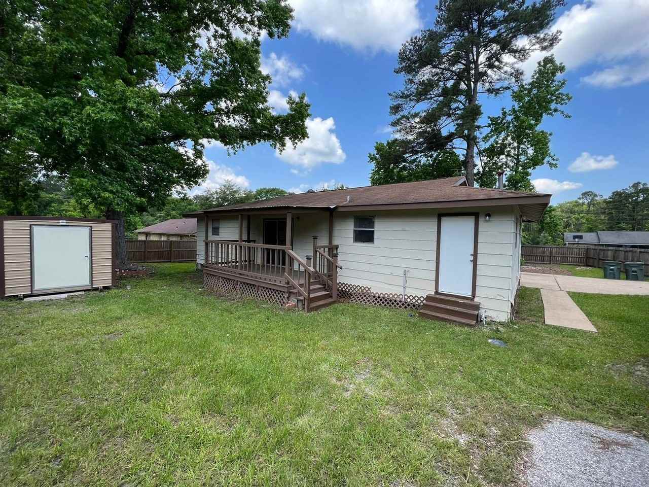 3058 Old Colony Rd - Photo 2 of 14