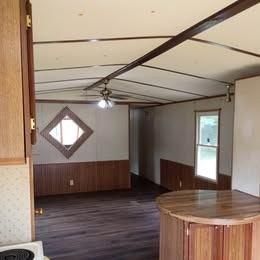 724 N Front St - Photo 2 of 8