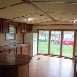 724 N Front St - Photo 3 of 8