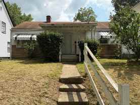 136 N Ogden Ave - Photo 1 of 1