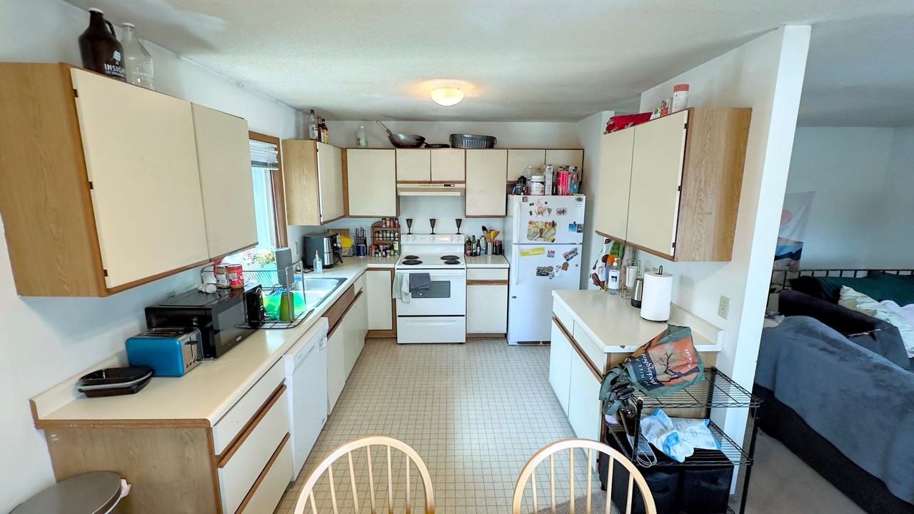 808 9th Ave Se - Photo 7 of 18