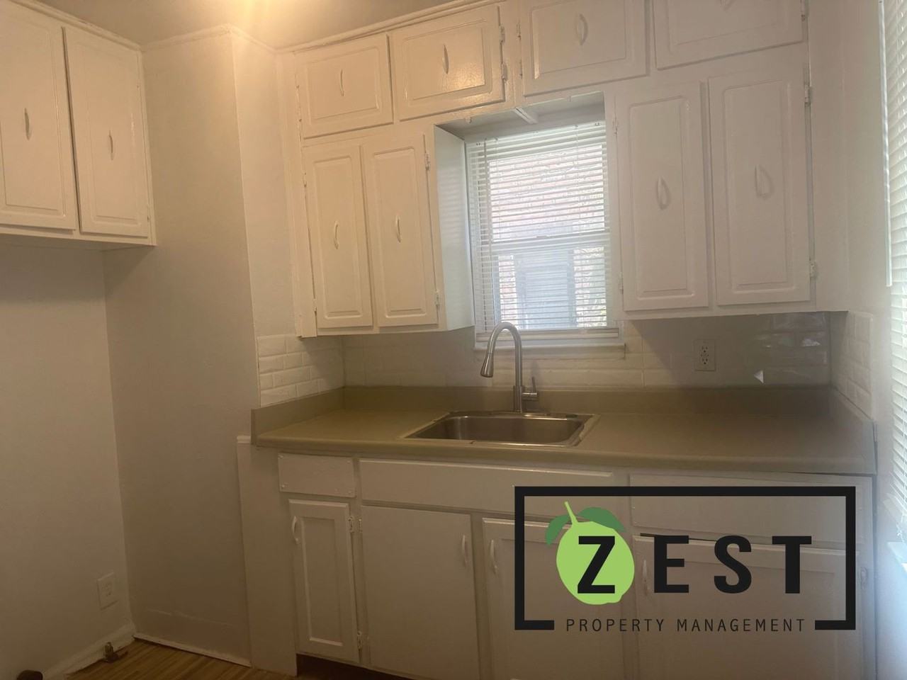 10592 Somerset Ave - Photo 2 of 13