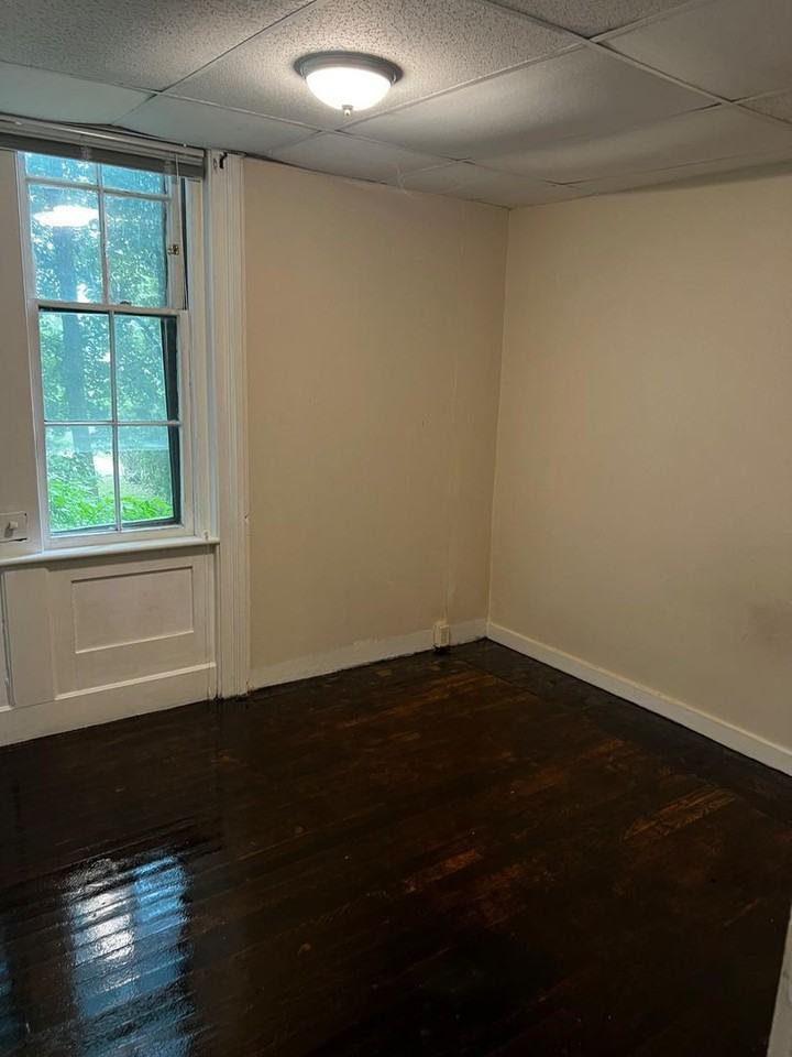 40 Perrine Avenue - Photo 3 of 26