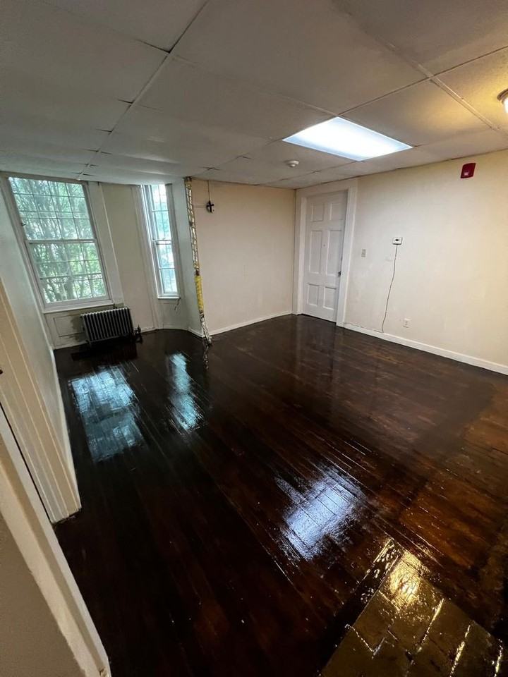 40 Perrine Avenue - Photo 4 of 26