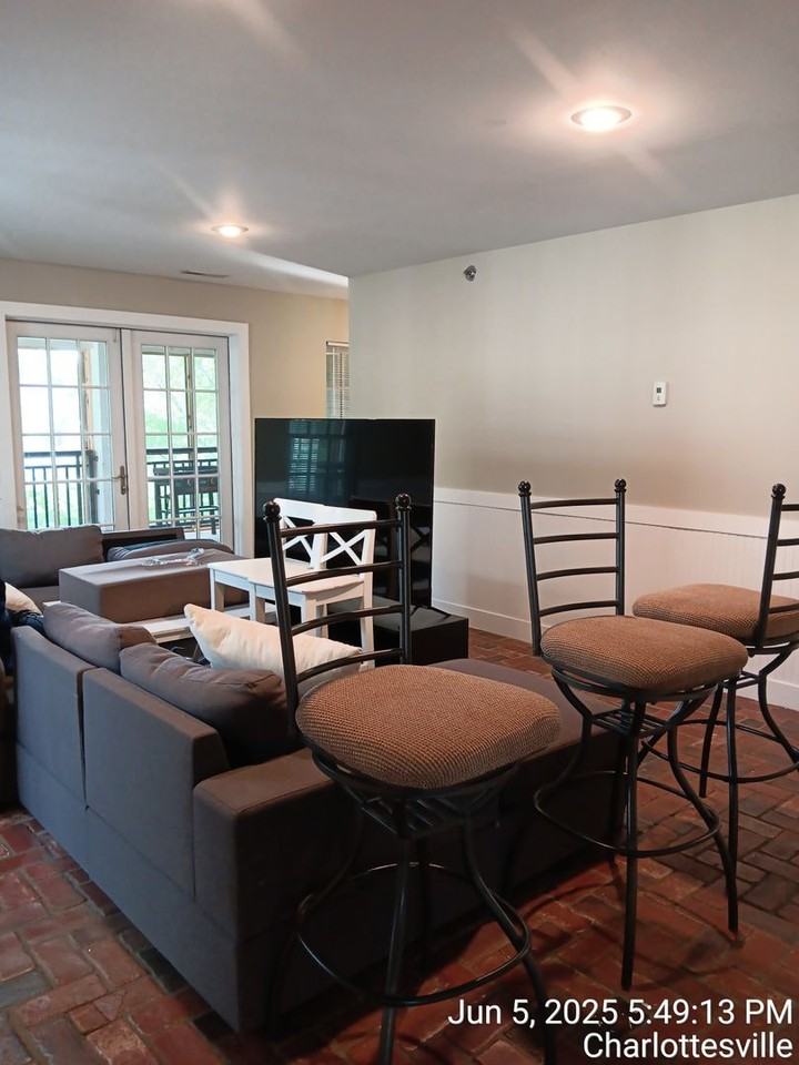 1704 Gordon Ave - Photo 3 of 6