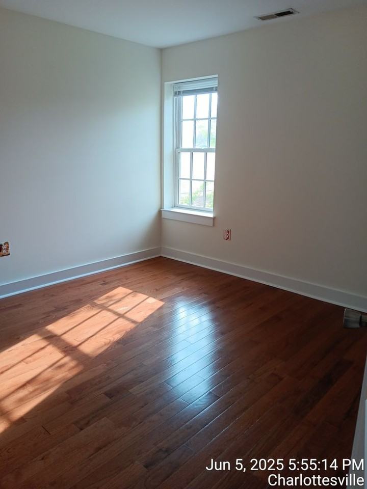 1704 Gordon Ave - Photo 4 of 6