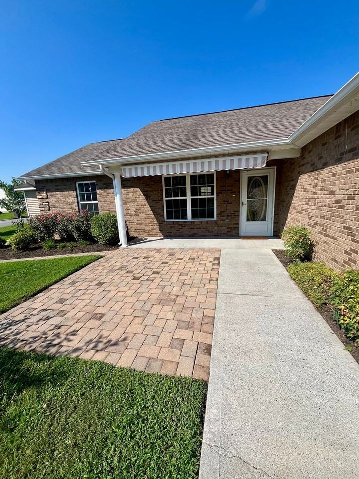 1243 Avery Ln - Photo 3 of 23