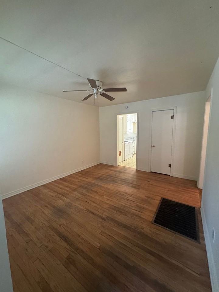 5711 Lawrence Blvd #B - Photo 3 of 9